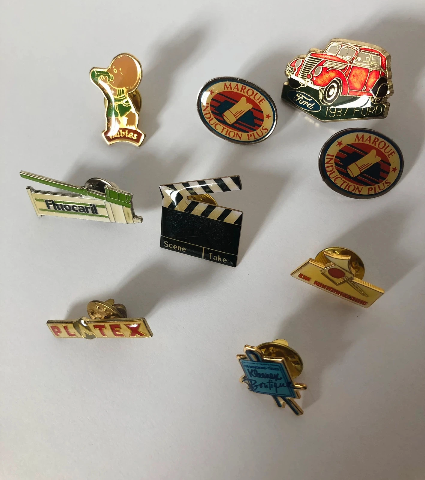 Lot van 9 Vintage Pin's - Merken, Film & Nostalgie (Jaren 90) – photo 2